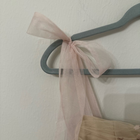 Elegant Floral Embroidered Prom Dress - Picture 6 of 8